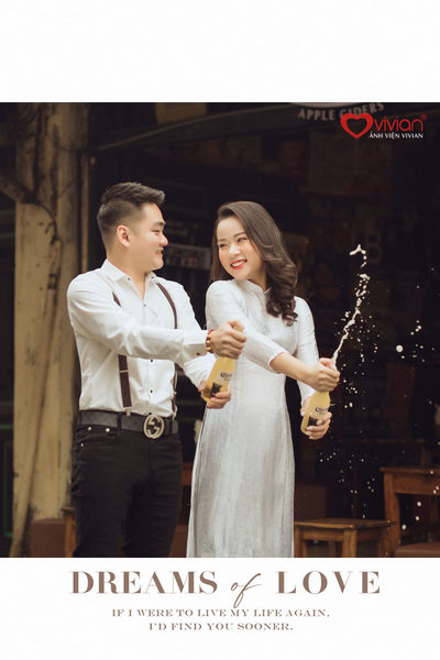 Góc chụp ảnh cưới tại phố Tạ Hiện của dâu rể Dương - Hùng