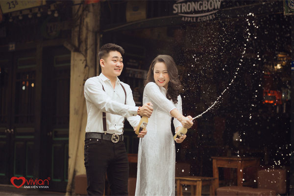 Góc chụp ảnh cưới tại phố Tạ Hiện của dâu rể Dương – Hùng